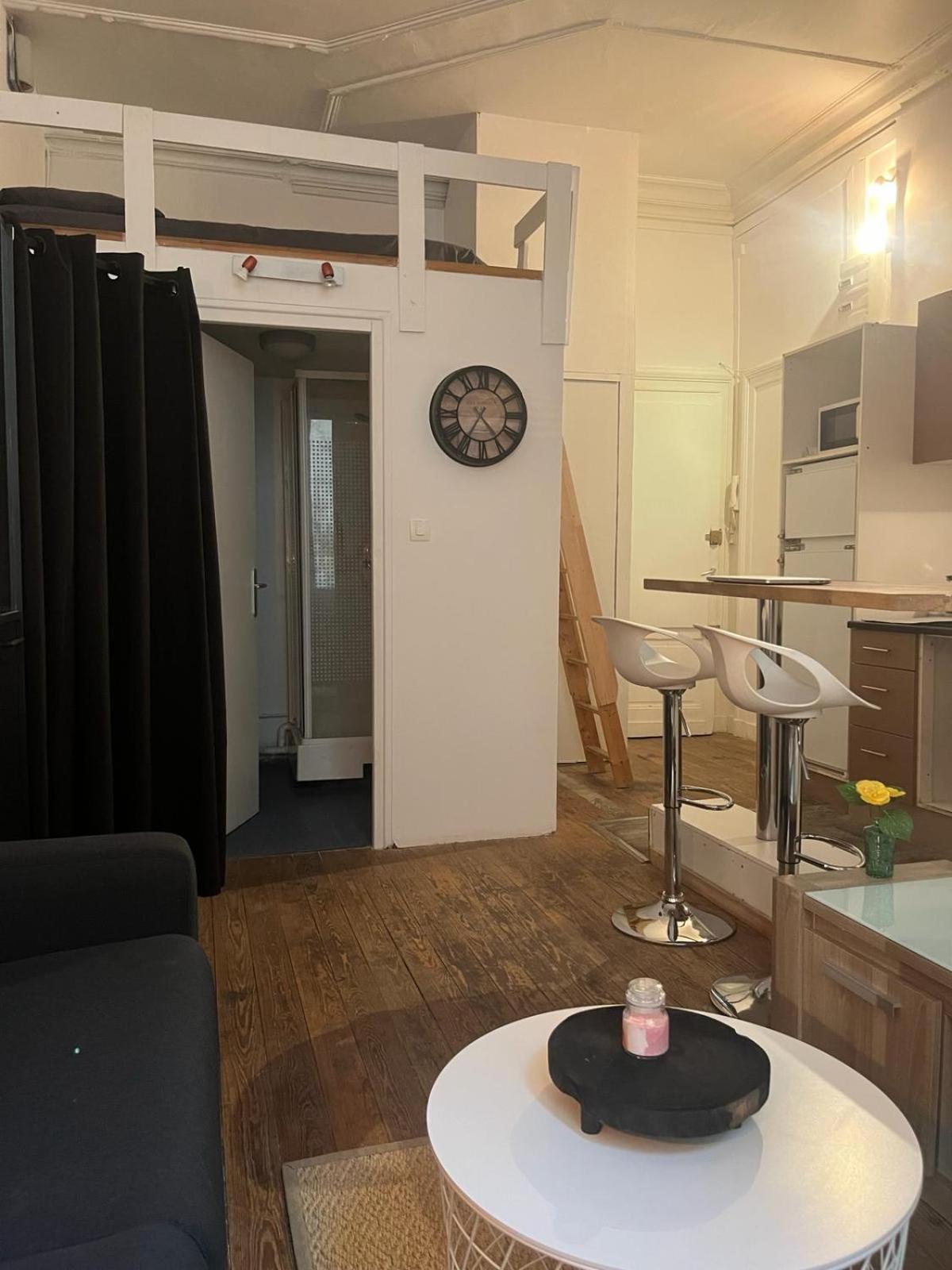 Bel Appartement Avec Mezzanine En Plein Centre De Bordeaux Exterior photo